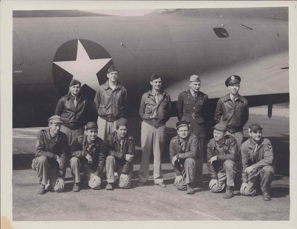 1942-08-16 414th B-17E 41-9023 Yankee Doodle Crew with Rudy-1a