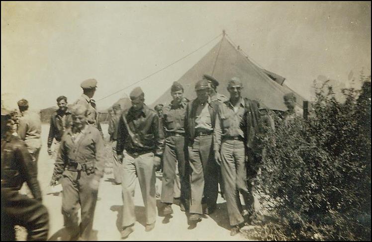 b_17_camp_n_africa_crews