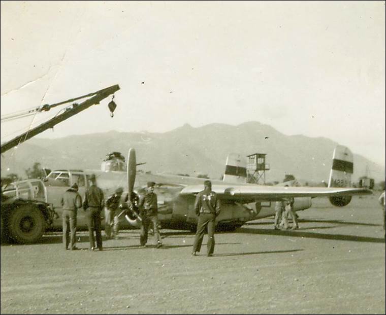 B25_belly_landing_428